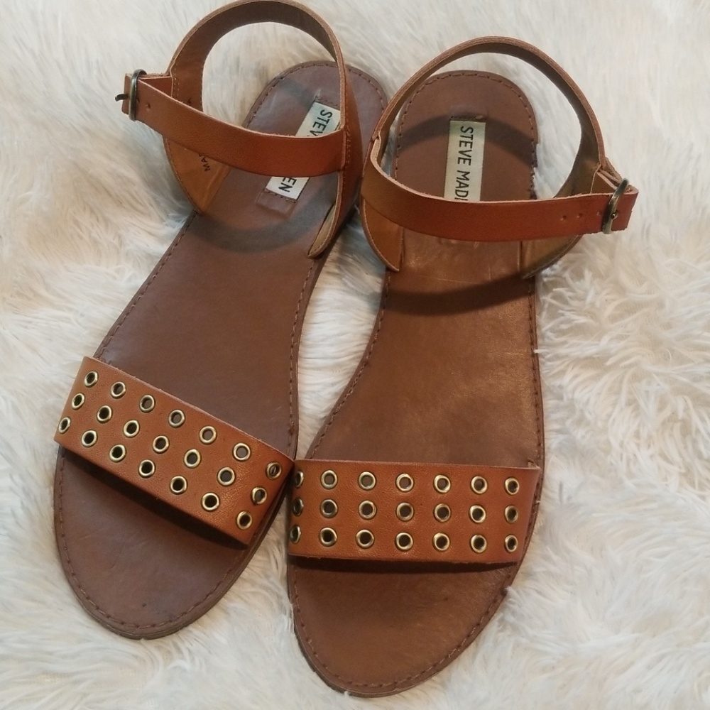**SOLD** Steve Madden Sandals